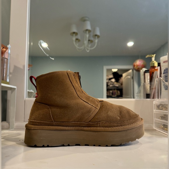 UGG Neumel Zip Platform Booties - Picture 6 of 6
